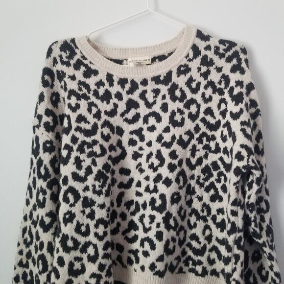 Leopard Print Sweater by Yet Again size Medium - Picture 5 of 6
